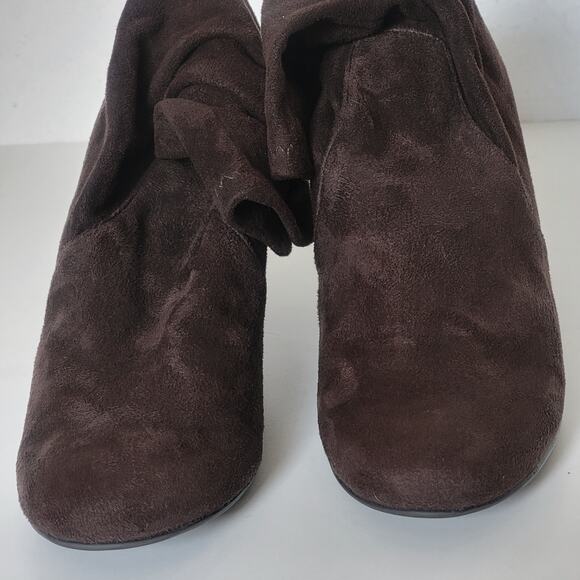 Tommy Hilfiger Brown Suede Mid-Calf High Heeled Booties Sz 9 - Picture 2 of 11